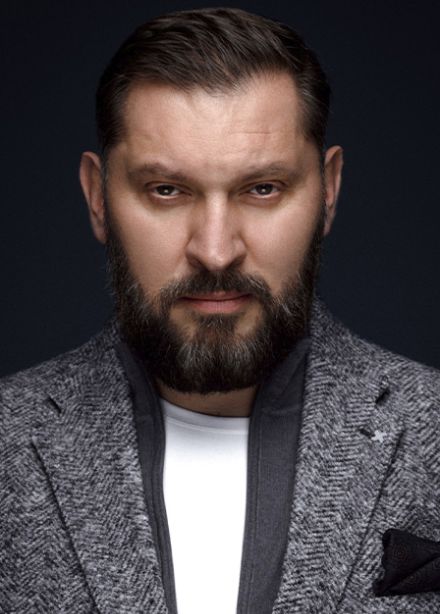 Марк Бартон